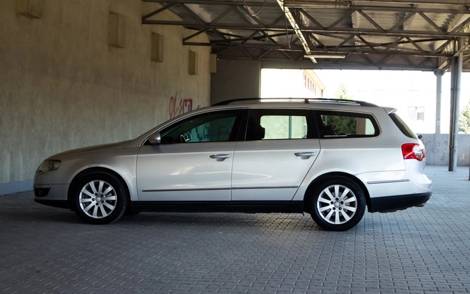 Volkswagen Passat cena 17900 przebieg: 400213, rok produkcji 2010 z Radom małe 704